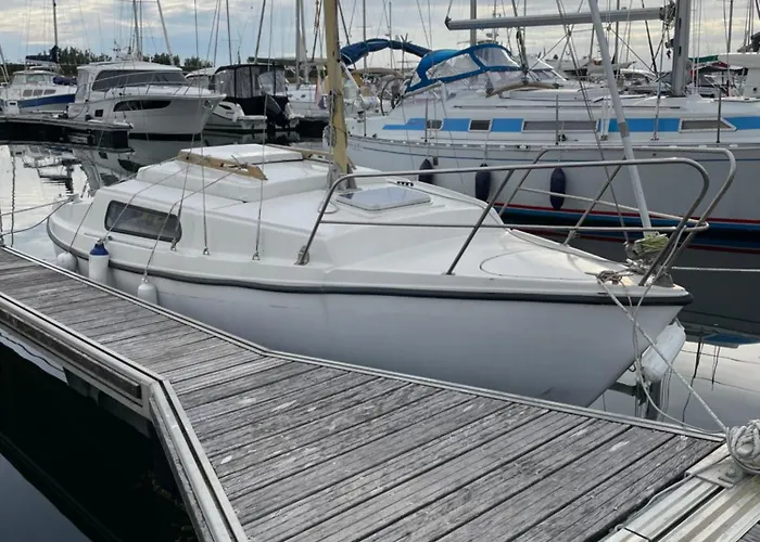 Voilier Port Avec Parking Prive Gratuit Deauville