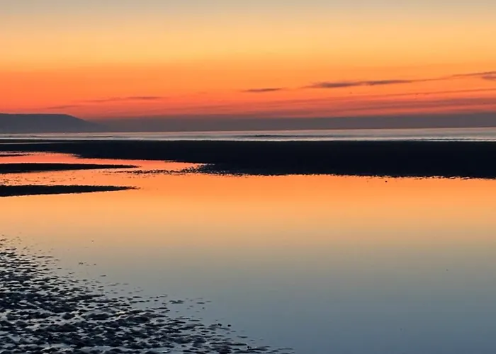 Botel Voilier Port Avec Parking Prive Gratuit Deauville