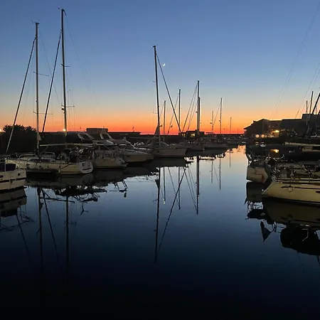 Voilier Port Avec Parking Prive Gratuit Botel