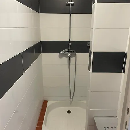 Botel Voilier Port Avec Parking Prive Gratuit *