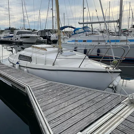 Voilier Port Avec Parking Prive Gratuit Deauville