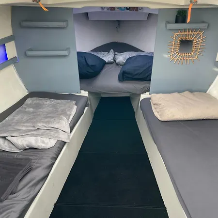 Voilier Port Avec Parking Prive Gratuit Botel *