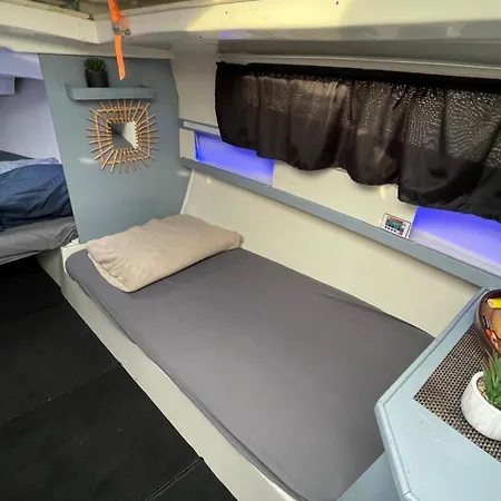 Botel Voilier Port Avec Parking Prive Gratuit *