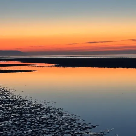 Botel Voilier Port Avec Parking Prive Gratuit Deauville