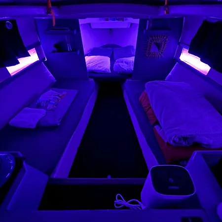 Botel Voilier Port Avec Parking Prive Gratuit