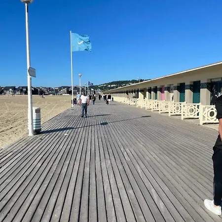 Botel Voilier Port Avec Parking Prive Gratuit *