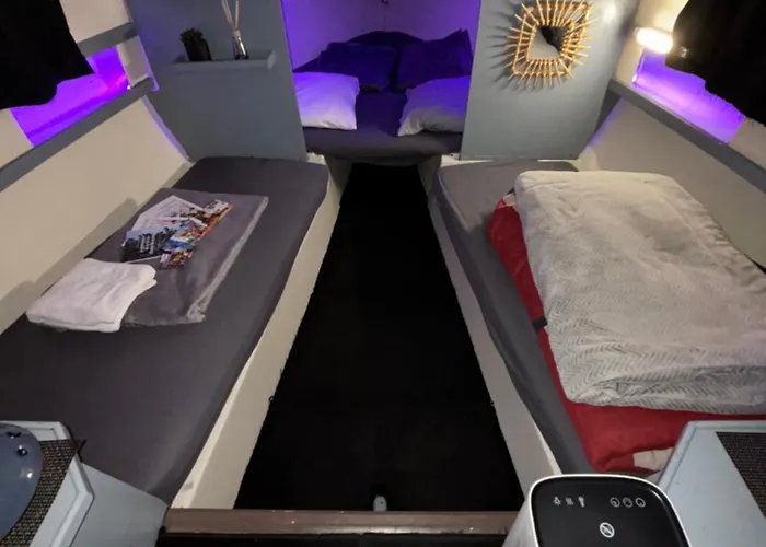 Voilier Port Avec Parking Prive Gratuit Hotel en barco Deauville